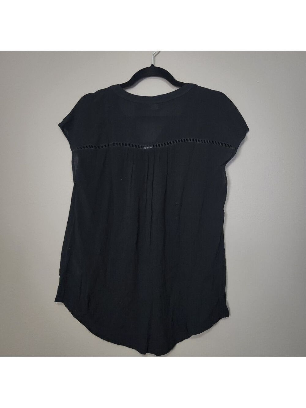 Denver Hayes Black Lightweight Short Sleeved Blouse - Picture 5 of 10